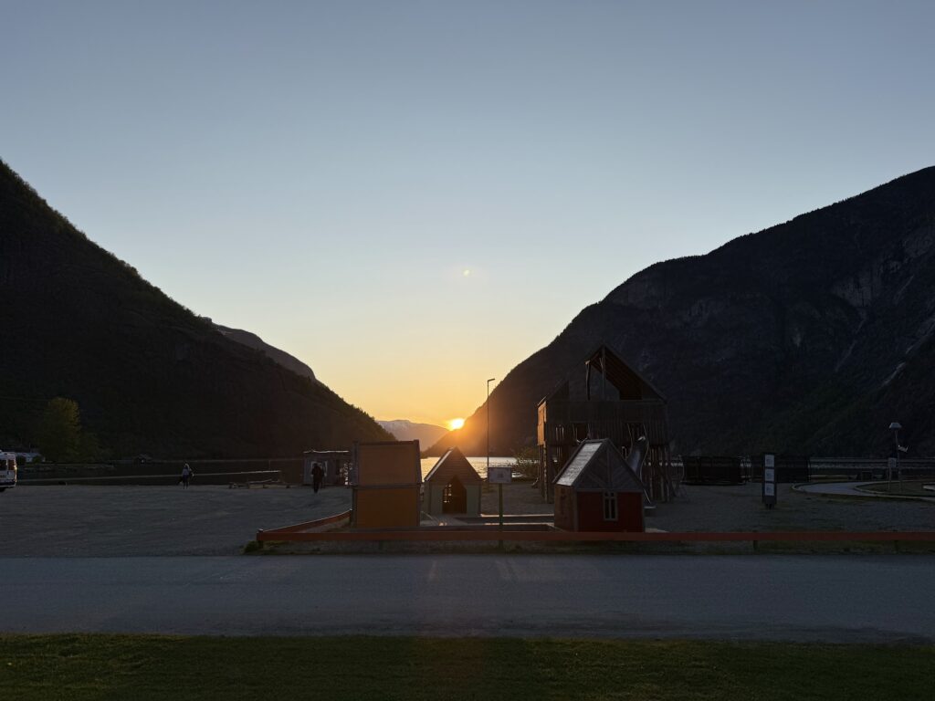 Sunset in Lærdal