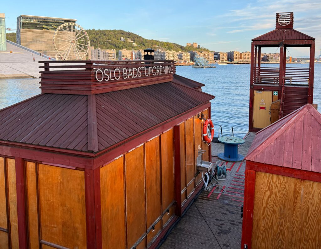 Oslo Badstuforening - Oslo floating sauna by the fjords